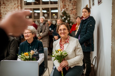 Klekljane čipke Rezke Kordež in Sekcije Lipa Ravne pri Društvu klekljaric Koroške  odprtje občasne razstave (2)